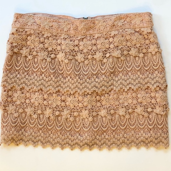American Eagle peach blush lace mini skirt size4 - Picture 3 of 6